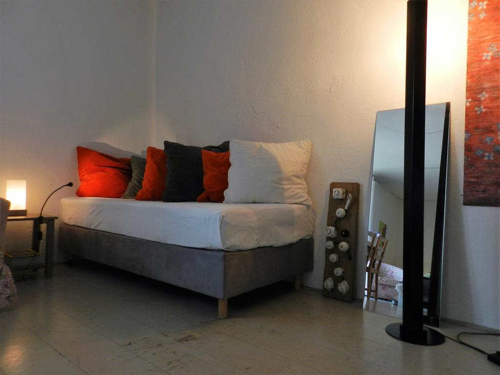 Blue Wall Bnb Gebenstorf エクステリア 写真